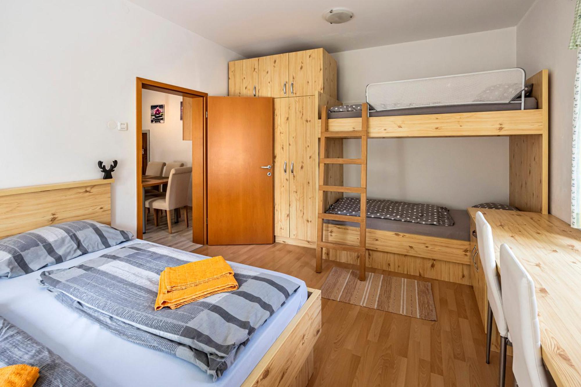 Apartma Mojca - New Bathroom Nov24 ครานสกา โกรา ภายนอก รูปภาพ